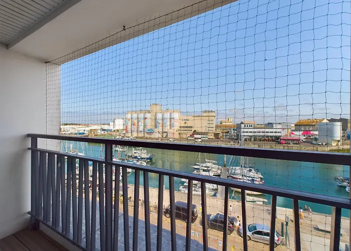 Vue Directe Port Des Sables 4 Adultes-2 Enfants דירה *