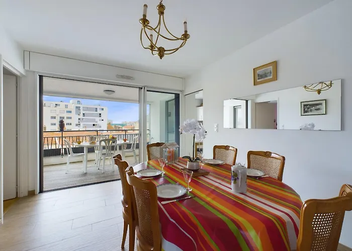 Vue Directe Port Des Sables 4 Adultes-2 Enfants *